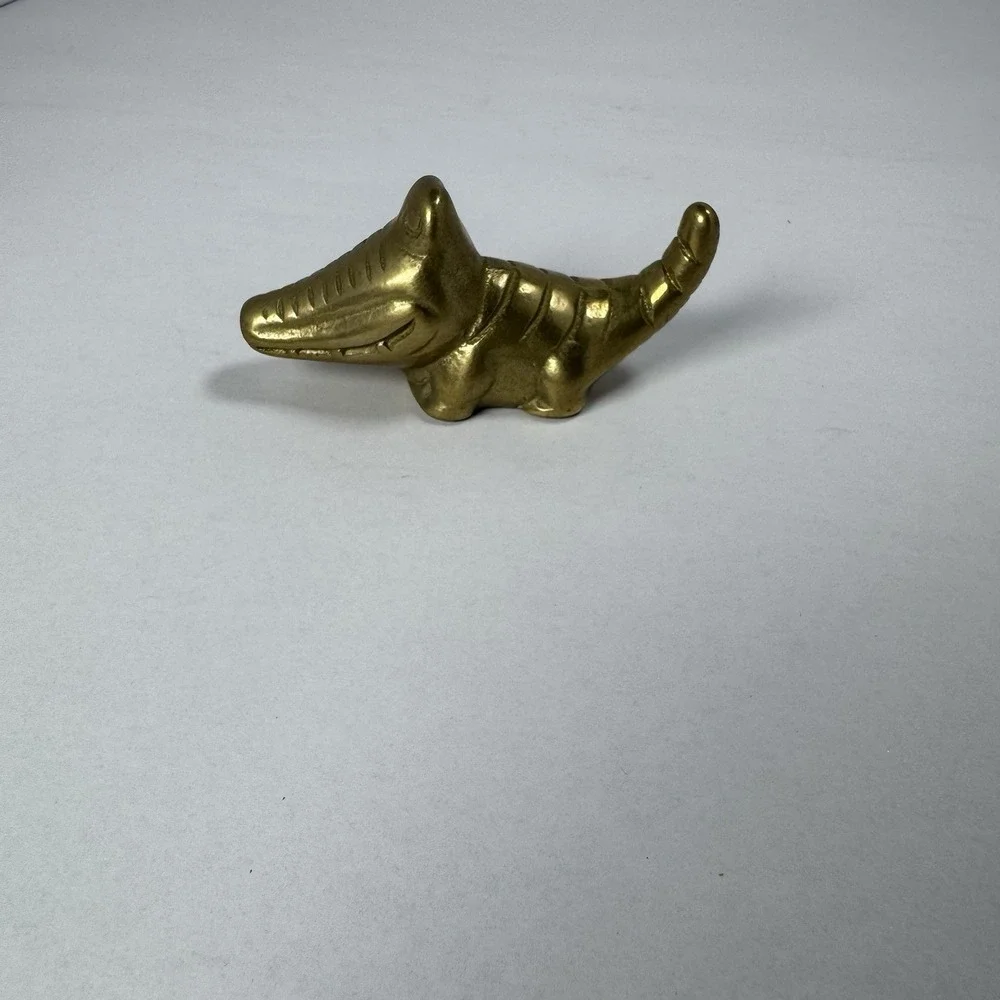 Vintage Brass Alligator Figurine Paperweight Original Wal-Mart Taiwan Sticker
